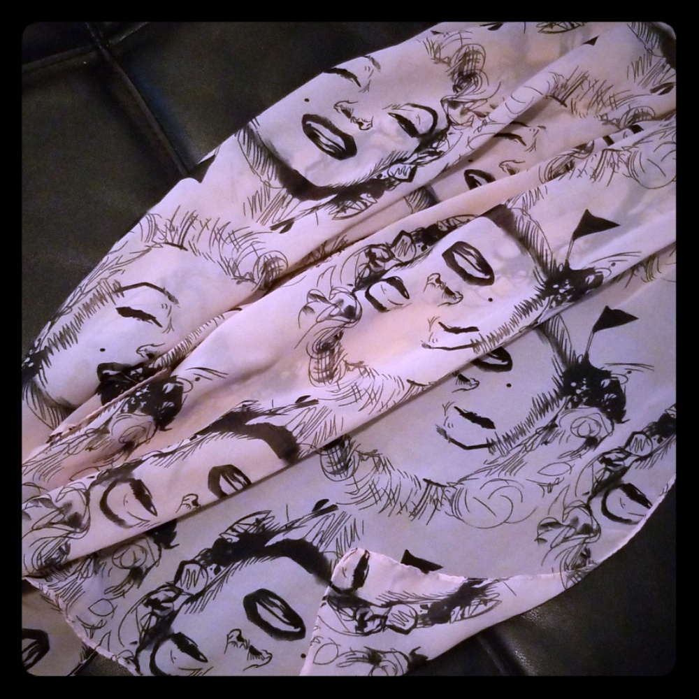Marilyn monroe scarf pale pink